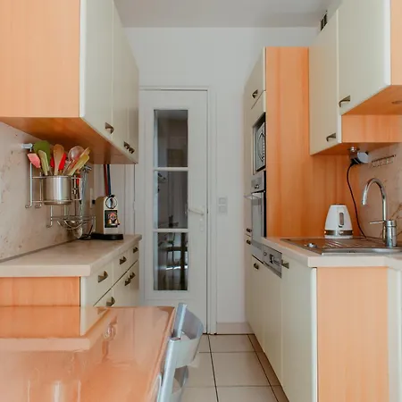 - Perret Apartament